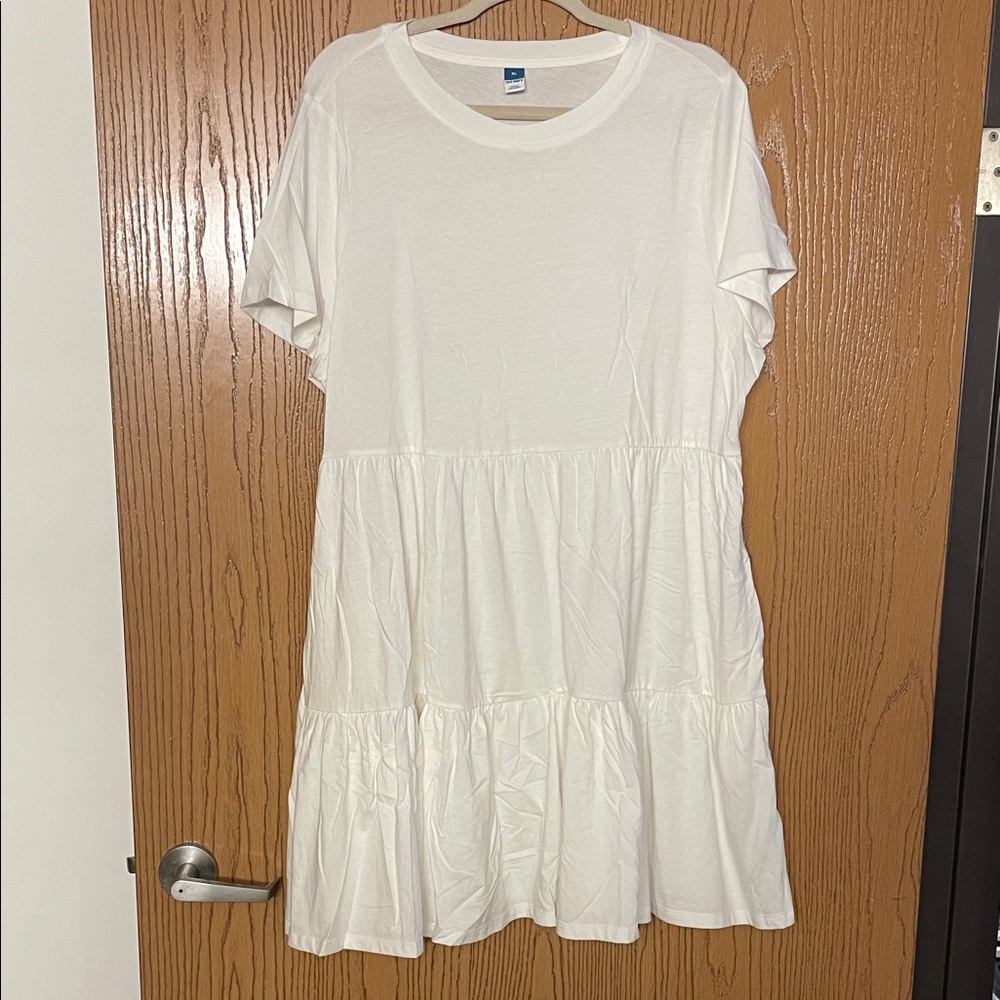 Old Navy Multi-Season Cream T-Shirt Dress.